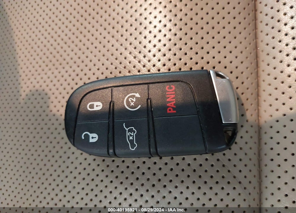 2017 JEEP GRAND CHEROKEE OVERLAND 4X4 VIN: 1C4RJFCG1HC694613