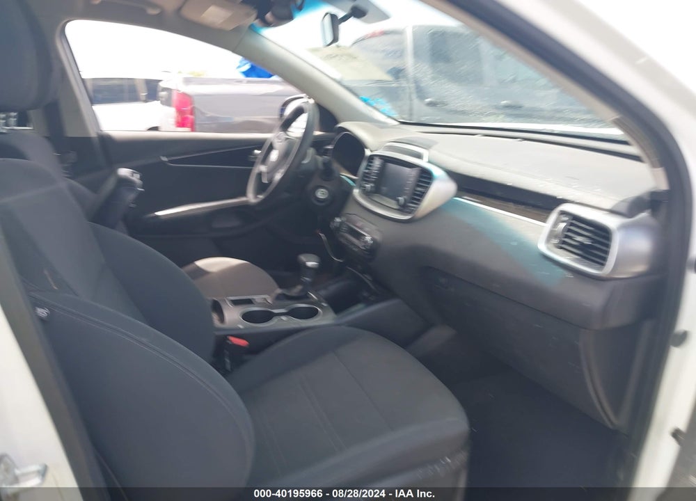 2019 KIA SORENTO LX/S VIN: 5XYPGDA51KG485905