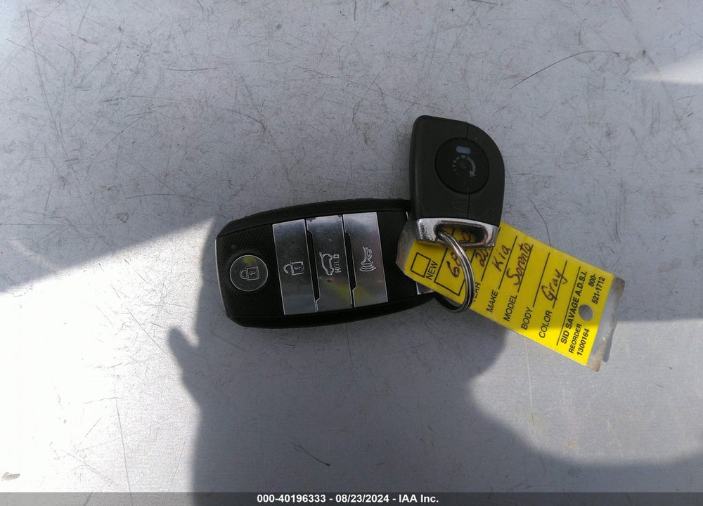 2014 KIA SORENTO LX VIN: 5XYKTCA61EG443022
