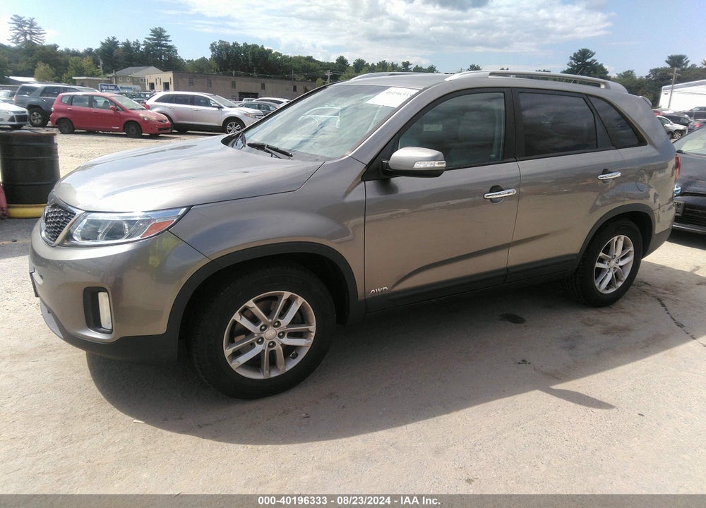 2014 KIA SORENTO LX VIN: 5XYKTCA61EG443022