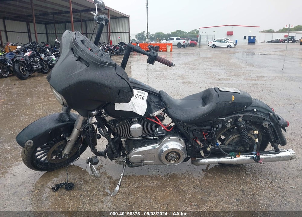 2014 HARLEY-DAVIDSON FLHX STREET GLIDE VIN: 1HD1KBM16EB625395
