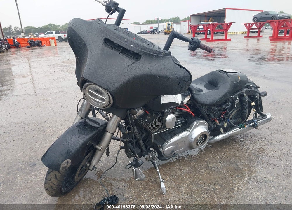 2014 HARLEY-DAVIDSON FLHX STREET GLIDE VIN: 1HD1KBM16EB625395