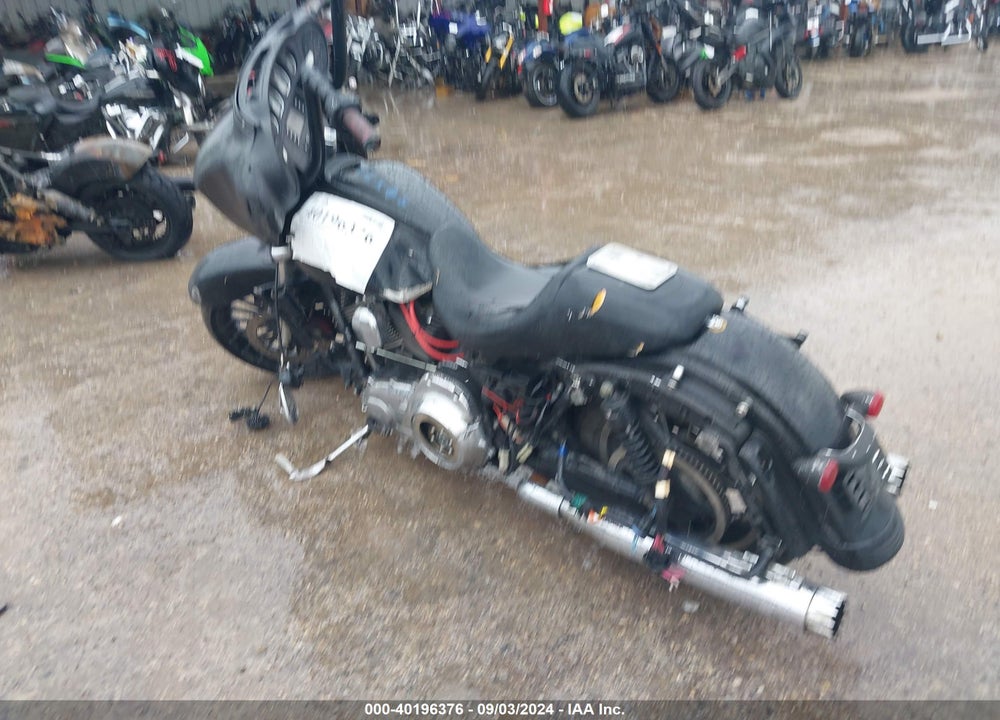 2014 HARLEY-DAVIDSON FLHX STREET GLIDE VIN: 1HD1KBM16EB625395