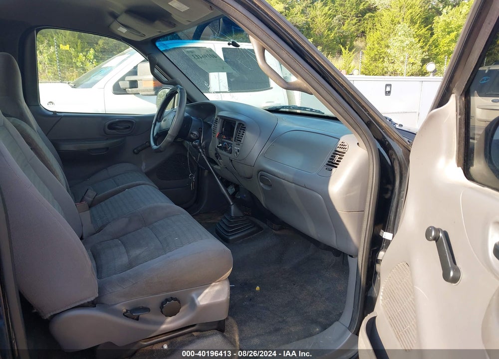 2002 FORD F-150 XL/XLT VIN: 1FTRF17202NA98830