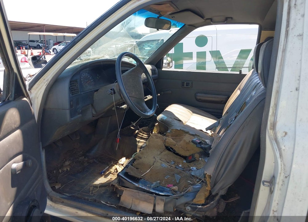 1990 TOYOTA PICKUP 1/2 TON SHT WHEELBASE DLX VIN: JT4RN01P5L7039229