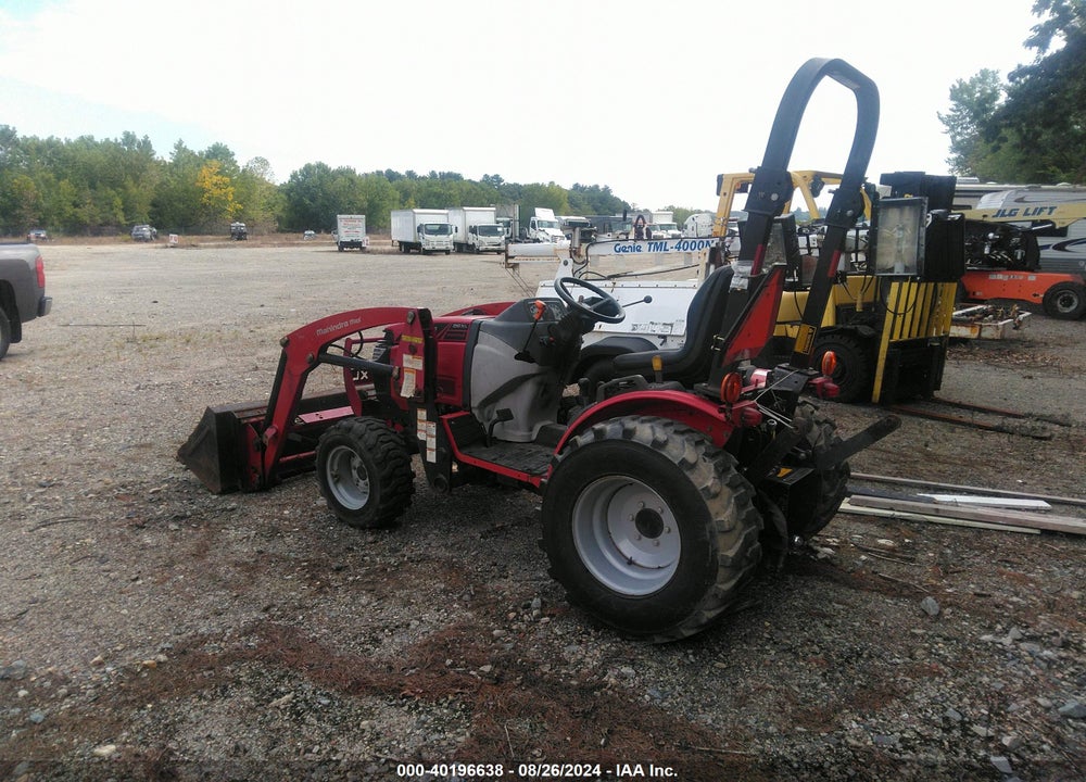 2017 MAHINDRA MAX 26 XL VIN: 26MG161072619