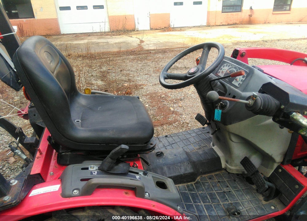 2017 MAHINDRA MAX 26 XL VIN: 26MG161072619