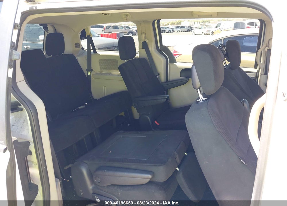 2011 DODGE GRAND CARAVAN EXPRESS VIN: 2D4RN4DG1BR737940