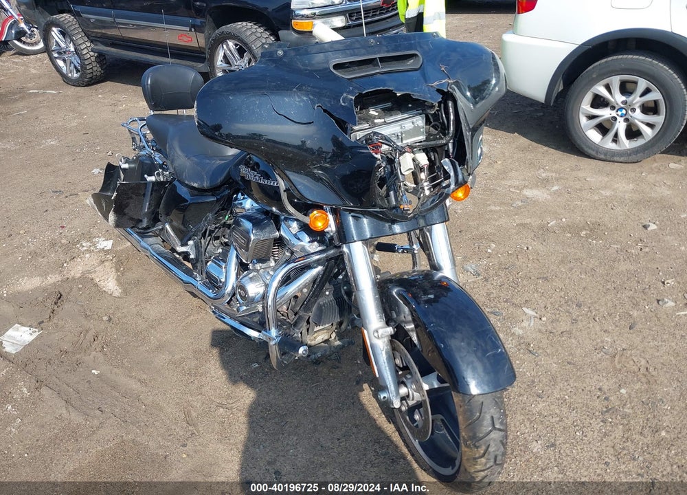 2017 HARLEY-DAVIDSON FLHXS STREET GLIDE SPECIAL VIN: 1HD1KRC19HB666134