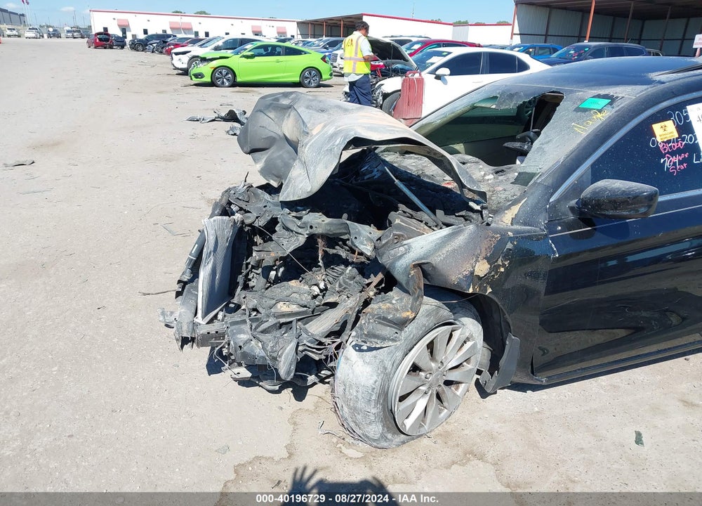 2015 HONDA ACCORD EX-L V-6 VIN: 1HGCR3F82FA031773