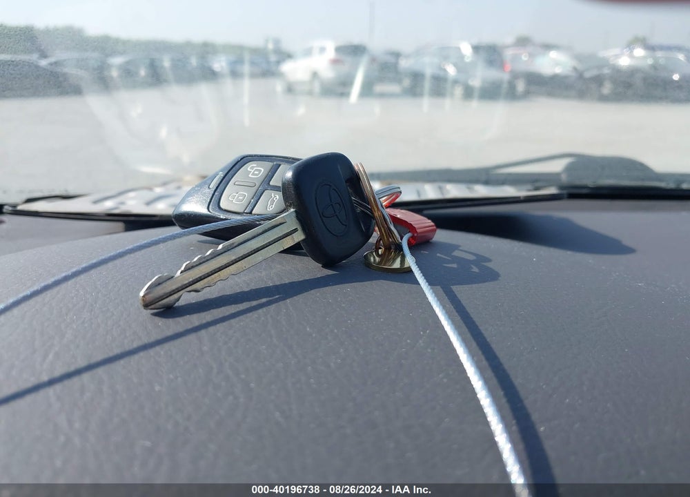 2004 TOYOTA COROLLA LE VIN: 2T1BR38E14C173909