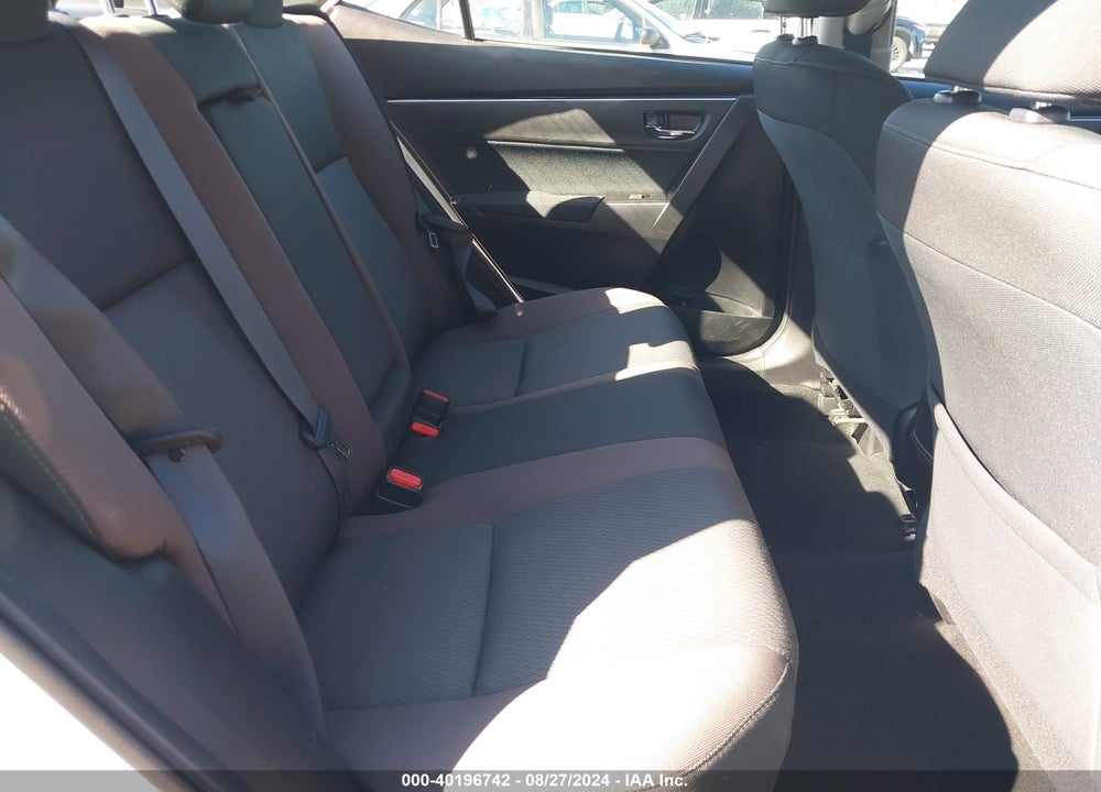 2018 TOYOTA COROLLA LE VIN: 5YFBURHE9JP748027