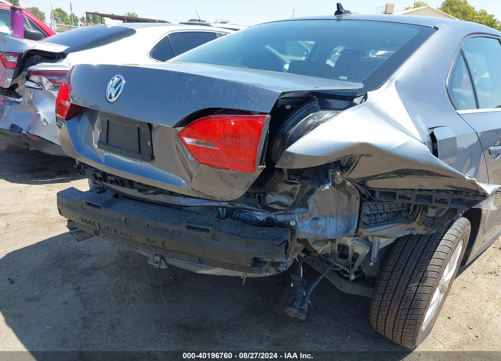 2014 VOLKSWAGEN JETTA 1.8T SE VIN: 3VWD17AJ0EM419188