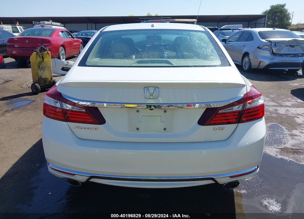 2016 HONDA ACCORD VIN: 1HGCR3F82GA010097