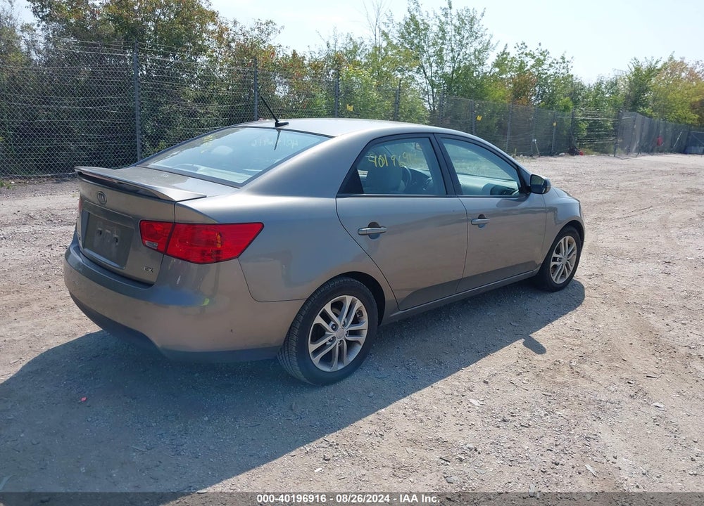 2011 KIA FORTE EX VIN: KNAFU4A29B5361459