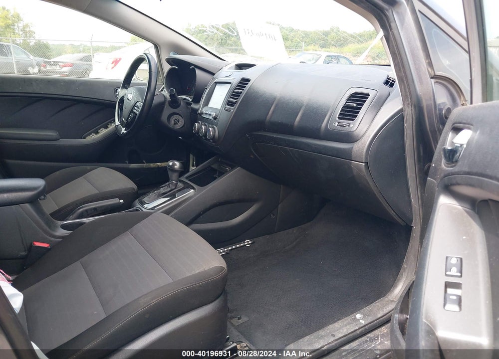 2018 KIA FORTE S VIN: 3KPFL4A79JE241942