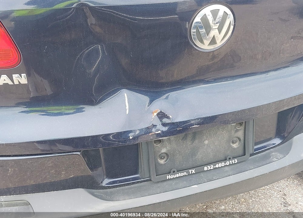 2011 VOLKSWAGEN TIGUAN S VIN: WVGAV7AX7BW521688