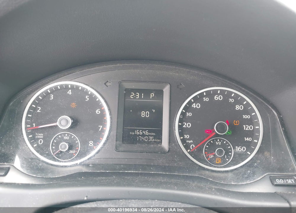 2011 VOLKSWAGEN TIGUAN S VIN: WVGAV7AX7BW521688