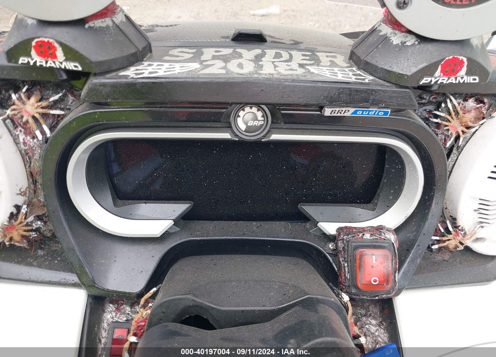 2018 CAN-AM SPYDER ROADSTER F3-T/F3 LIMITED/F3 LIMITED 10TH ANNIVERSARY VIN: 2BXREDD28JV002590