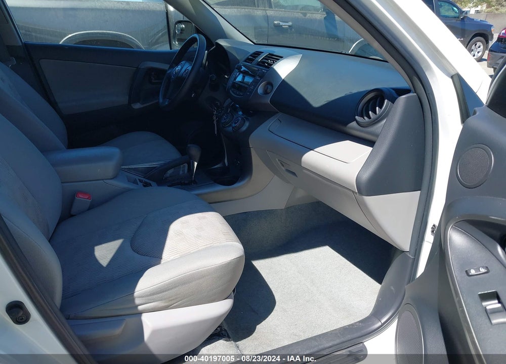2011 TOYOTA RAV4 VIN: 2T3KF4DVXBW072987