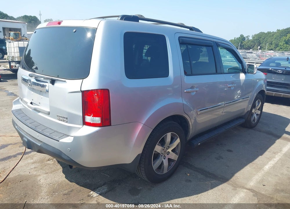 2015 HONDA PILOT TOURING VIN: 5FNYF4H98FB061148