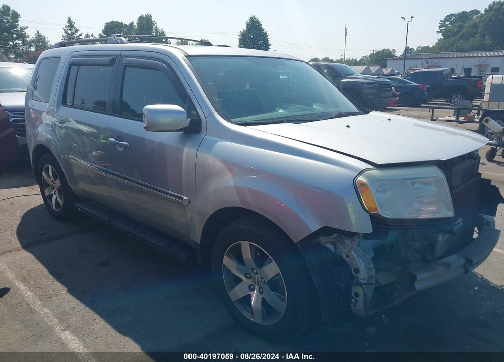 2015 HONDA PILOT TOURING VIN: 5FNYF4H98FB061148