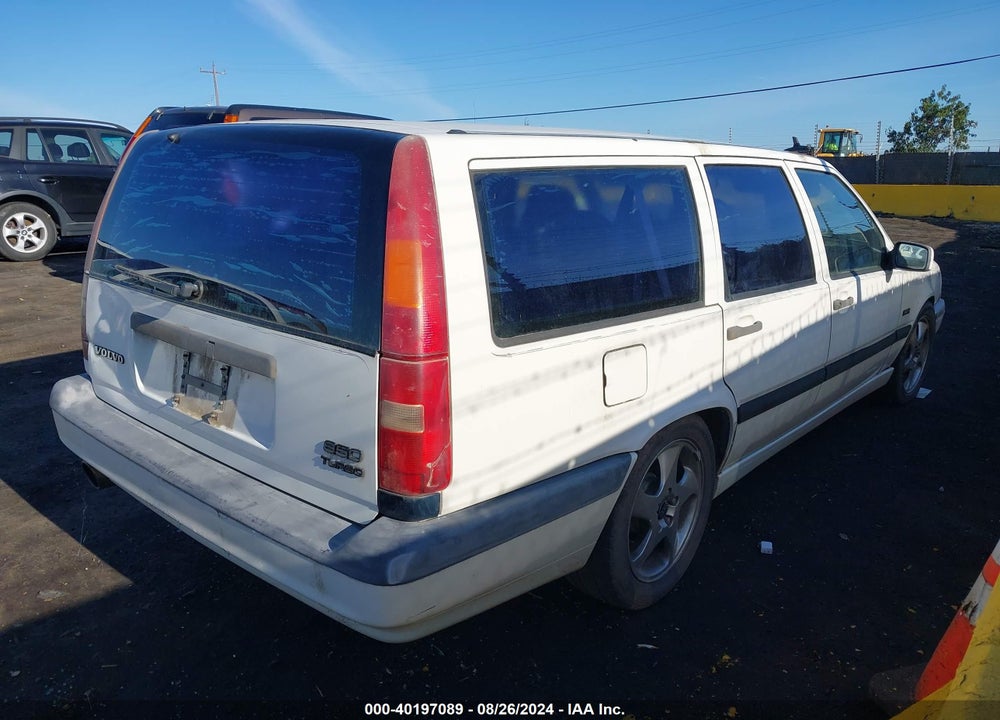 1995 VOLVO 850 VIN: YV1LW5712S2093581