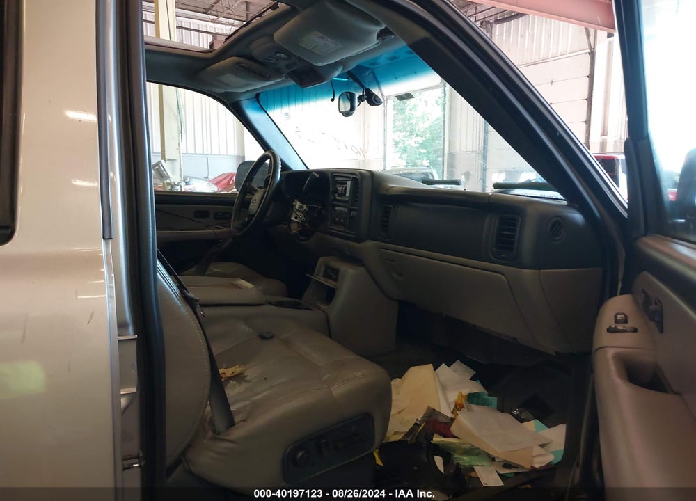 2002 CHEVROLET TAHOE LT VIN: 1GNEK13Z92J275452