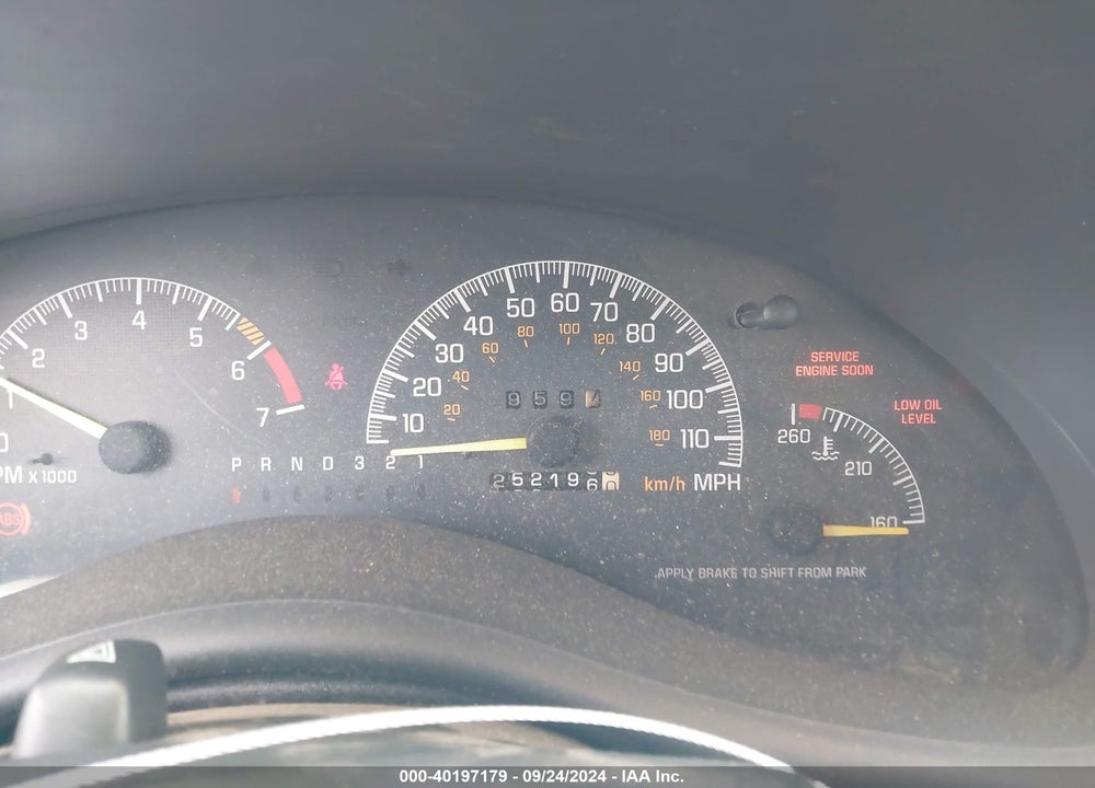 2000 PONTIAC GRAND PRIX GT VIN: 1G2WP52K1YF181057