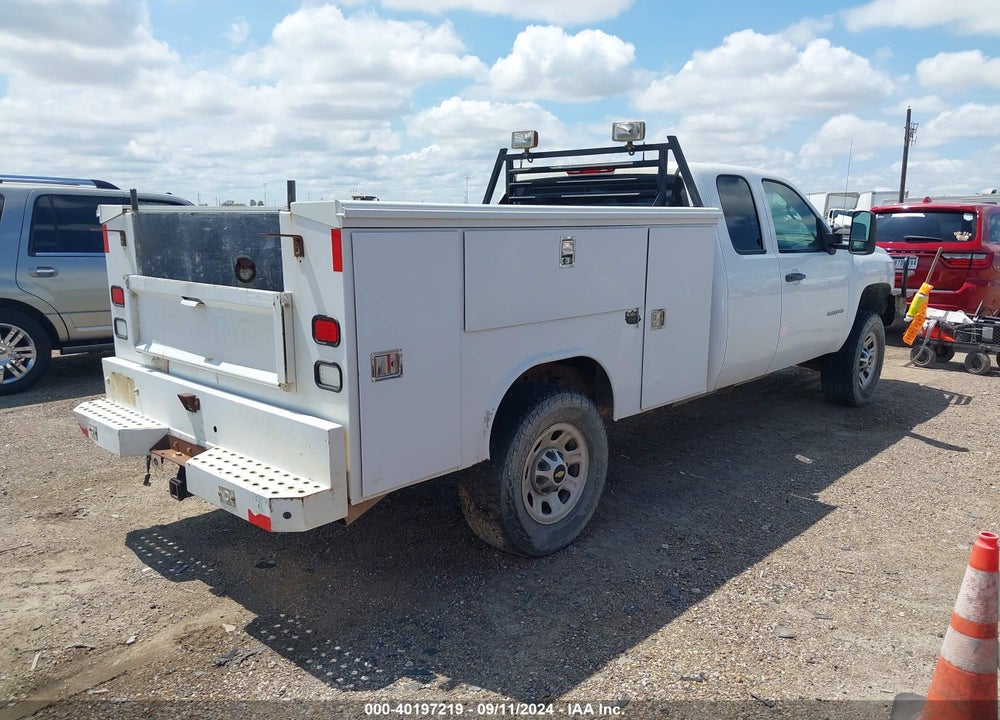 2011 CHEVROLET SILVERADO 3500HD WORK TRUCK VIN: 1GC5KZCG7BZ244448