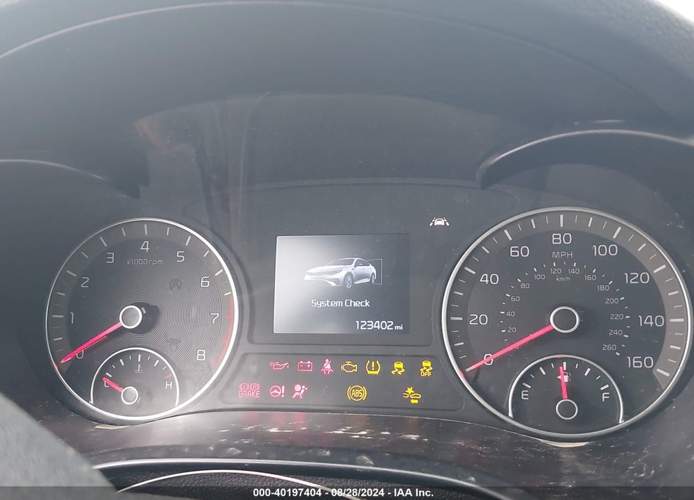 2019 KIA OPTIMA LX VIN: 5XXGT4L36KG294265