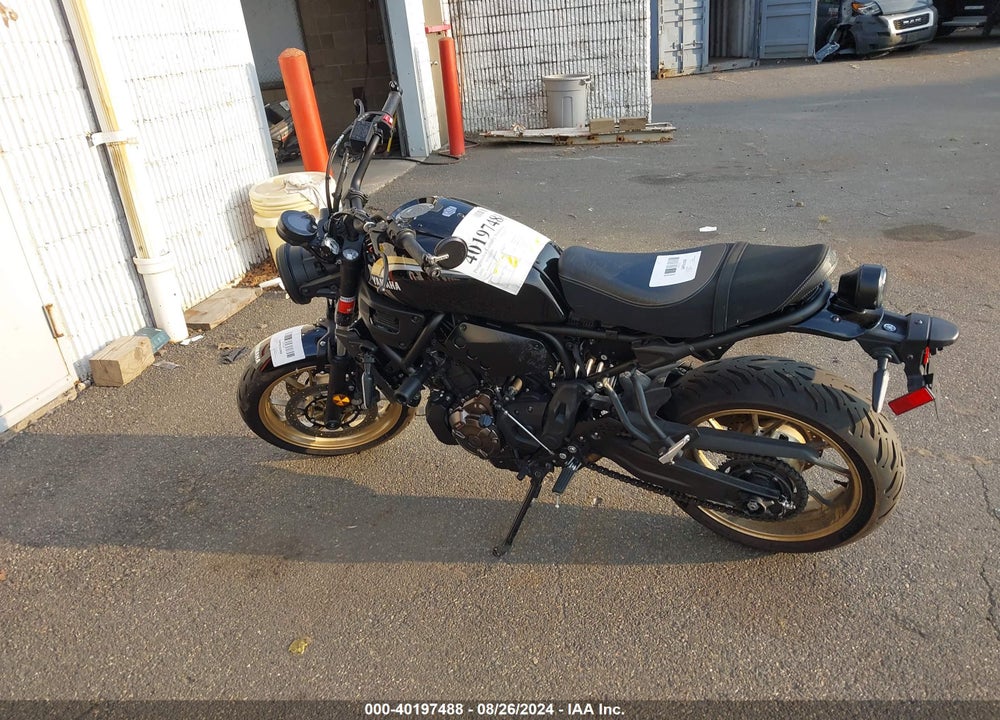 2022 YAMAHA MTM690 VIN: JYARM42Y1NA000477