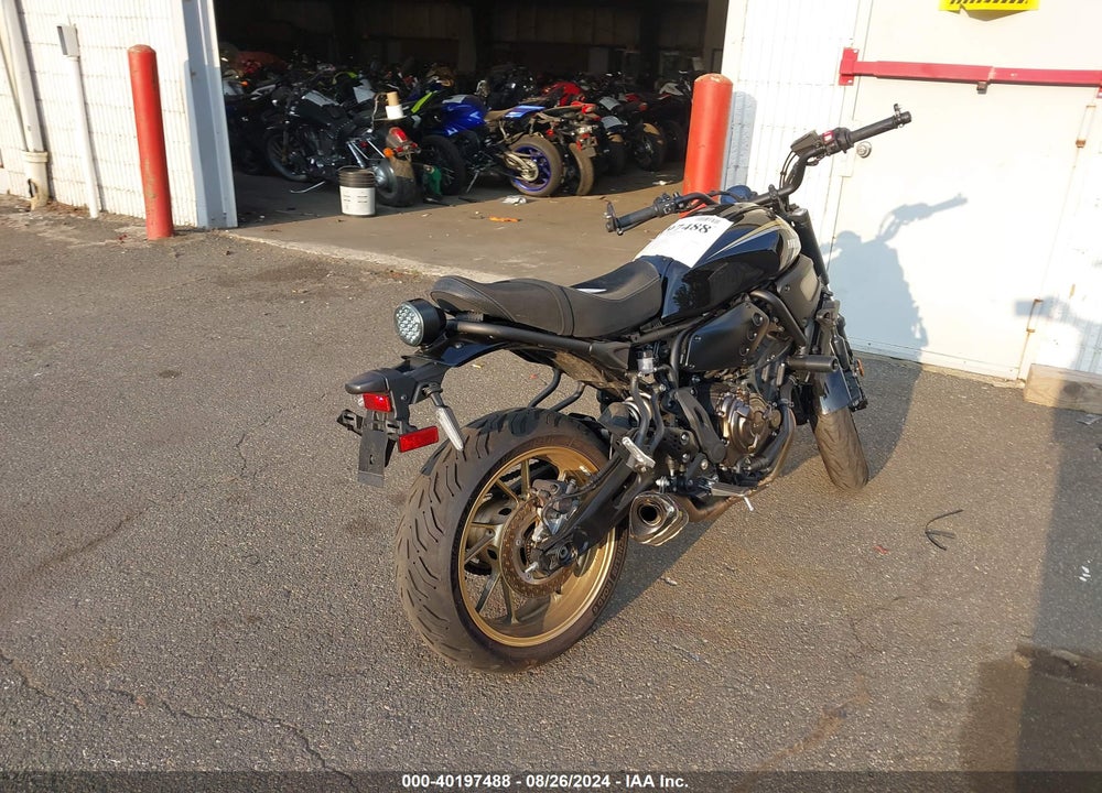 2022 YAMAHA MTM690 VIN: JYARM42Y1NA000477