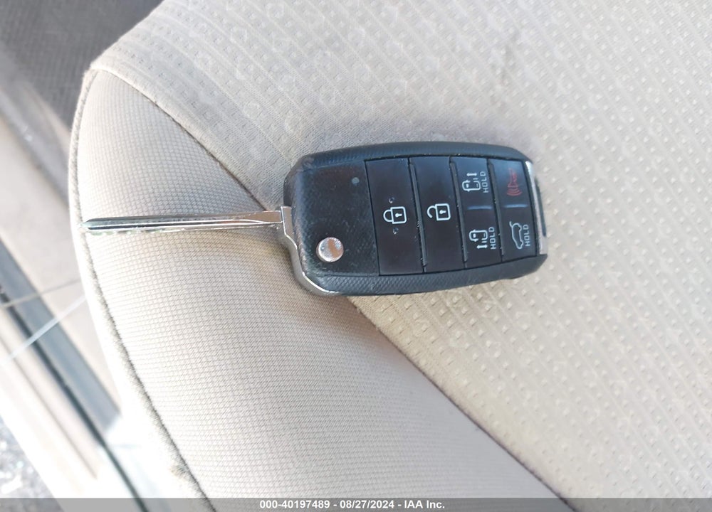 2016 KIA SEDONA VIN: KNDMB5C10G6086866
