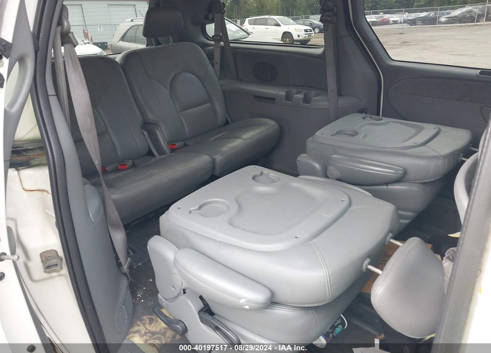 2004 CHRYSLER TOWN & COUNTRY LIMITED VIN: 2C8GP64L14R577065