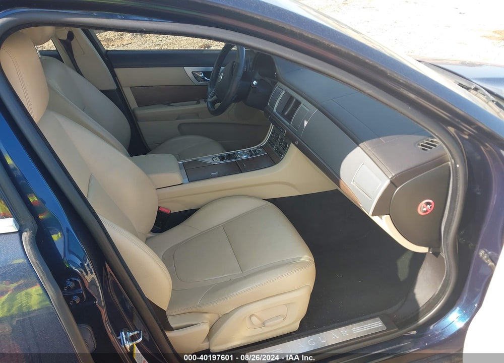 2013 JAGUAR XF V6 SC VIN: SAJWJ0EF6D8S89348