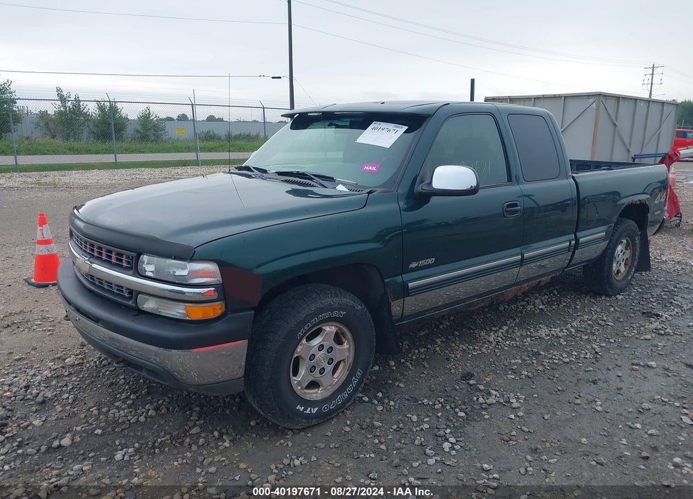 2002 CHEVROLET SILVERADO 1500 LS VIN: 2GCEK19T121282174