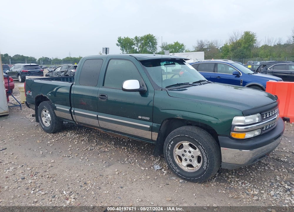 2002 CHEVROLET SILVERADO 1500 LS VIN: 2GCEK19T121282174