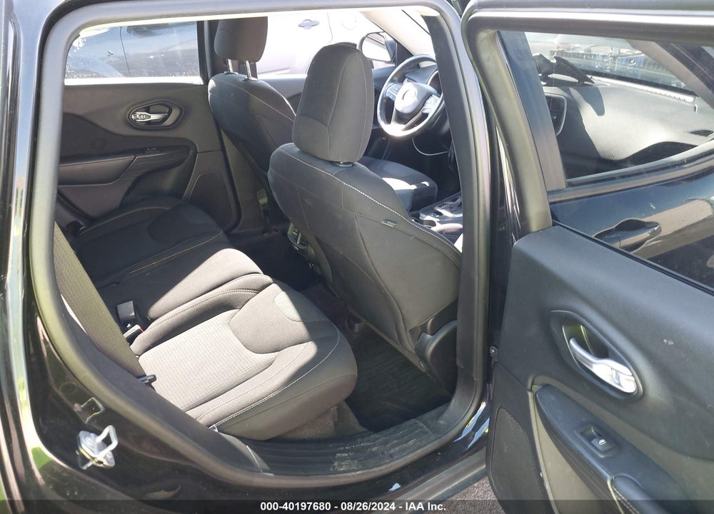 2016 JEEP CHEROKEE ALTITUDE VIN: 1C4PJLCS9GW216883