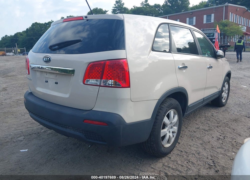 2011 KIA SORENTO LX VIN: 5XYKTCA10BG072600
