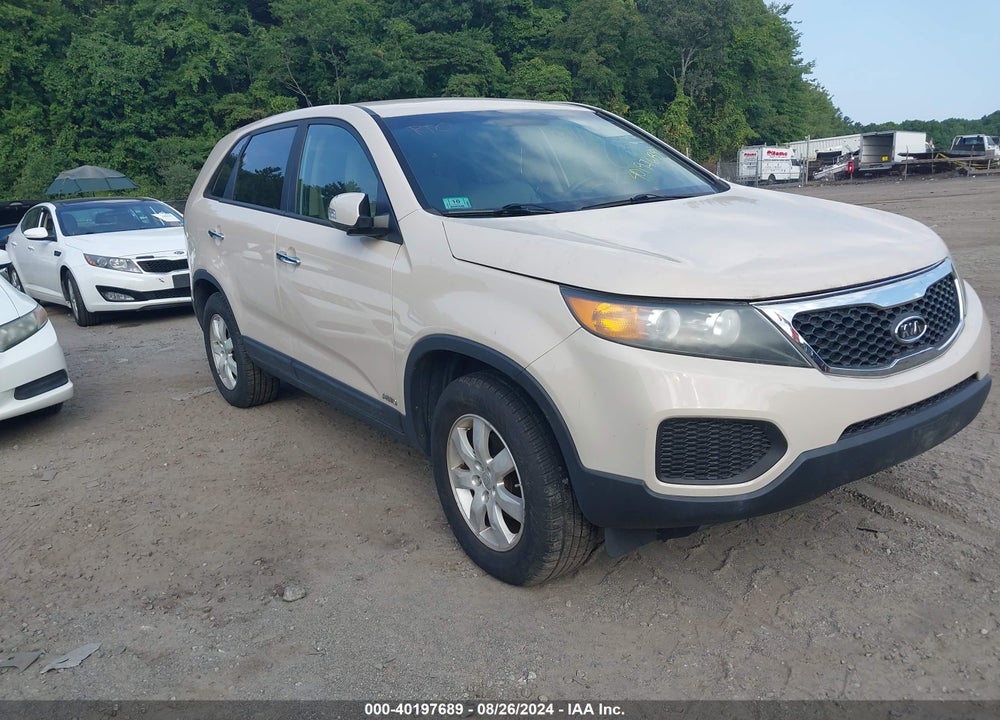 2011 KIA SORENTO LX VIN: 5XYKTCA10BG072600