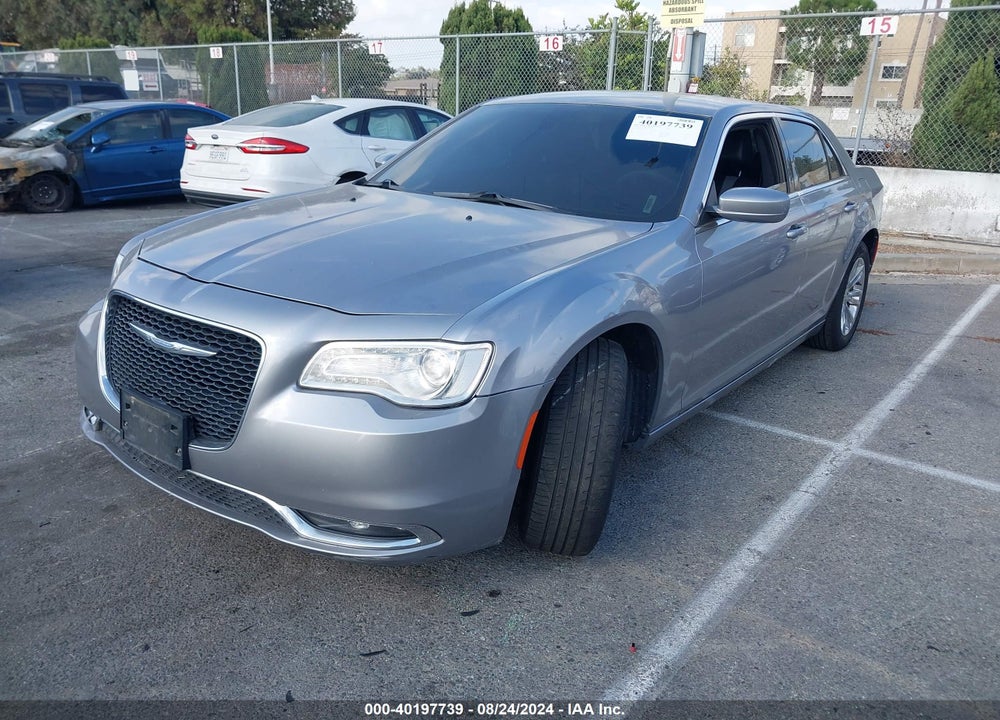 2018 CHRYSLER 300 TOURING L VIN: 2C3CCAAG2JH117473