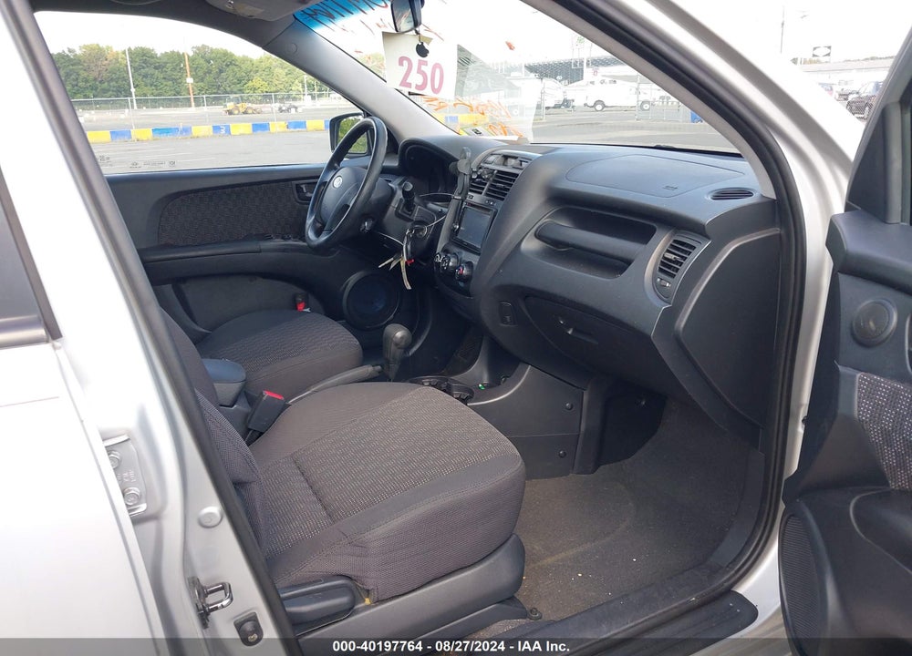 2008 KIA SPORTAGE LX VIN: KNDJF724387471025