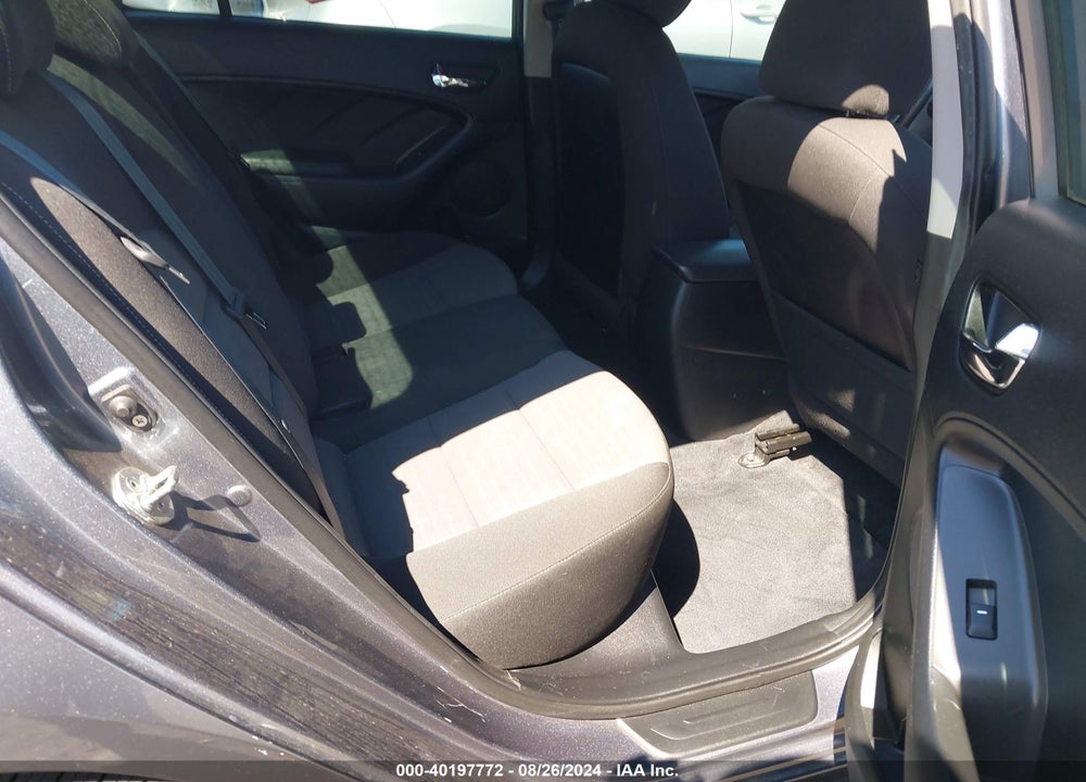 2018 KIA FORTE S VIN: 3KPFL4A73JE273009