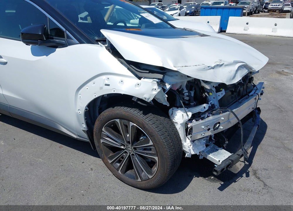 2023 TOYOTA BZ4X LIMITED VIN: JTMABACA0PA014400