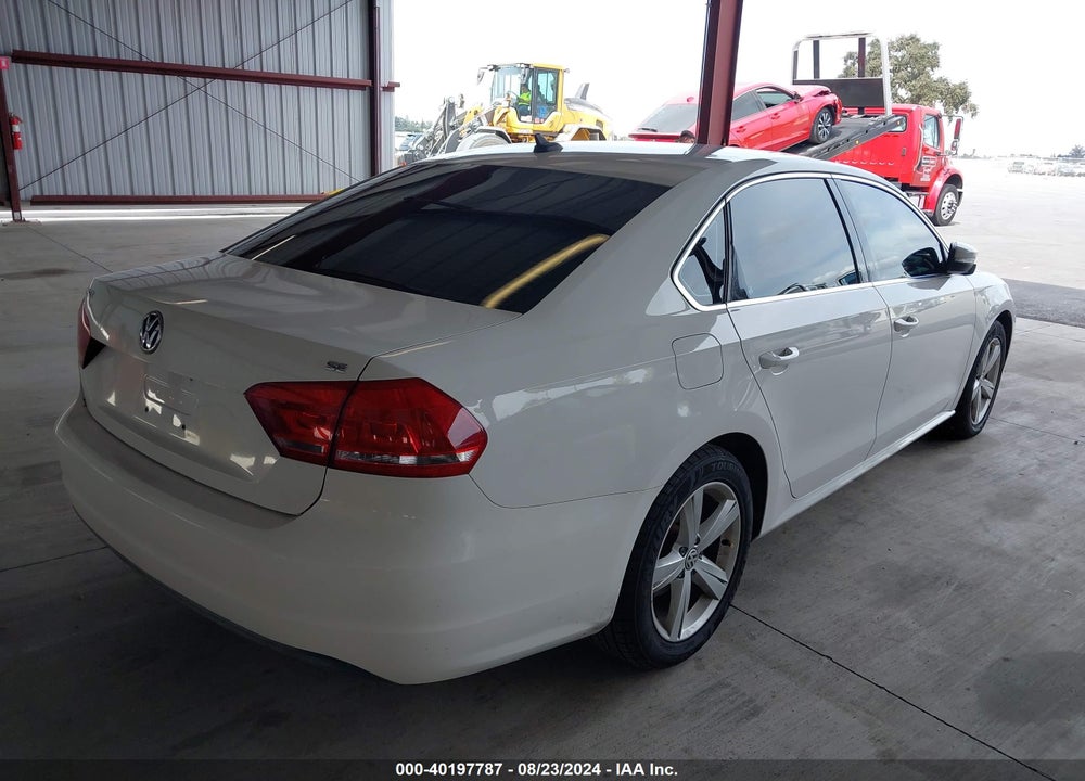 2014 VOLKSWAGEN PASSAT 2.5L SE VIN: 1VWBP7A32EC004852