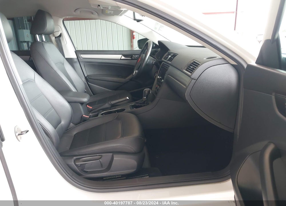 2014 VOLKSWAGEN PASSAT 2.5L SE VIN: 1VWBP7A32EC004852