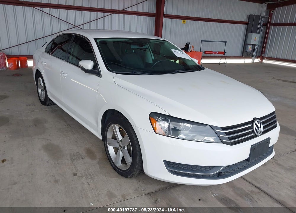2014 VOLKSWAGEN PASSAT 2.5L SE VIN: 1VWBP7A32EC004852
