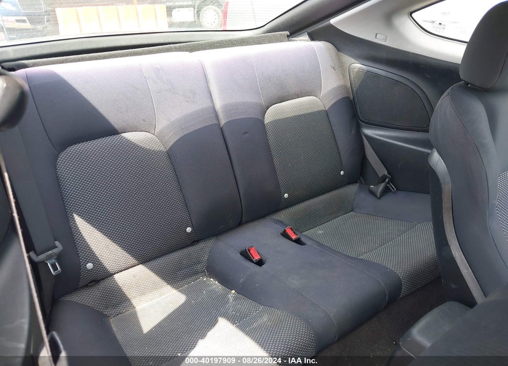 2005 HYUNDAI TIBURON GS VIN: KMHHM65D55U187530