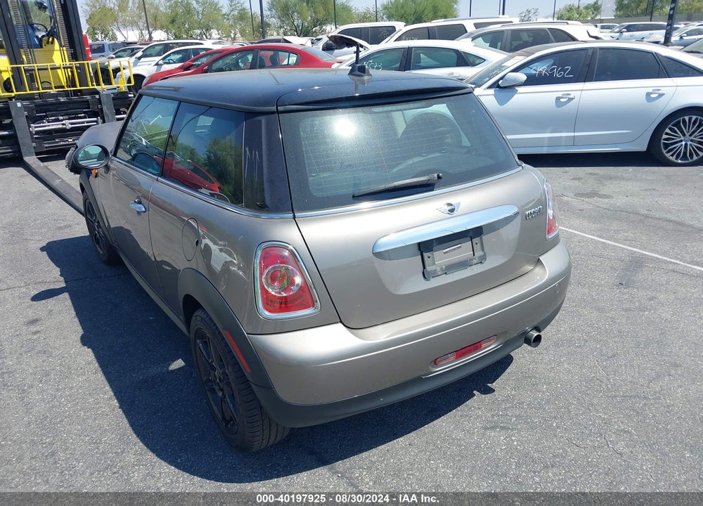 2012 MINI COOPER VIN: WMWSU3C53CT257059